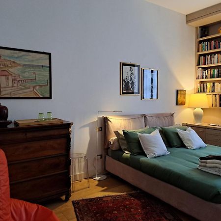 Casa Mari - Free Secure Parking, Breakfast, Private Bathroom, Wifi, Garden, Aircon, 3 Min Walk To Metro And Train Station 밀라노 외부 사진