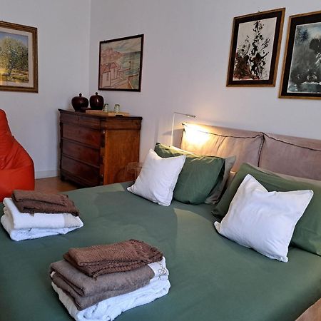 Casa Mari - Free Secure Parking, Breakfast, Private Bathroom, Wifi, Garden, Aircon, 3 Min Walk To Metro And Train Station 밀라노 외부 사진