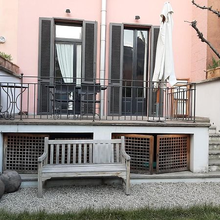 Casa Mari - Free Secure Parking, Breakfast, Private Bathroom, Wifi, Garden, Aircon, 3 Min Walk To Metro And Train Station 밀라노 외부 사진